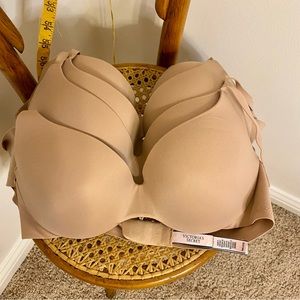 Victoria’s Secret NWOT Nude Bras